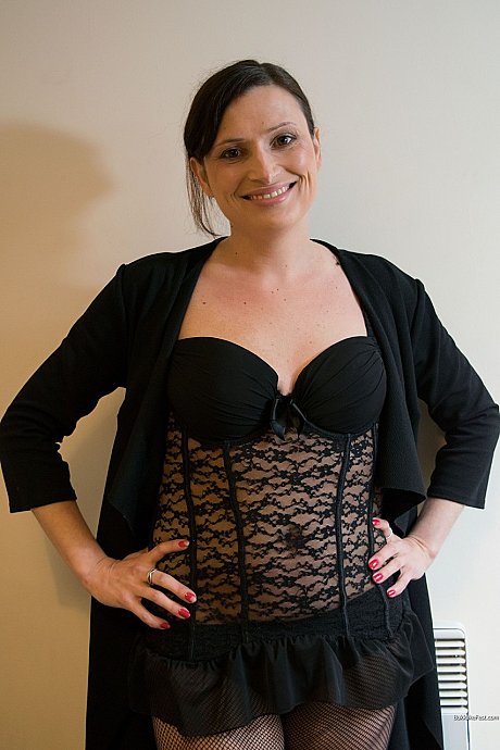 Amateur woman Alice Cash poses in her ebony lace undies & shows her vagina - Image 1 of 21  in Pussy category   featuring Alice Cash 