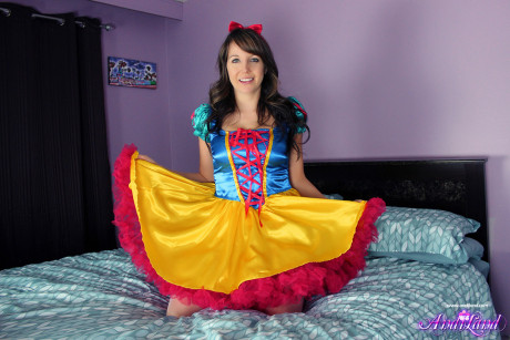 Brunette amateur Andi Land exposes herself while wearing a Snow White outfit - #1145357