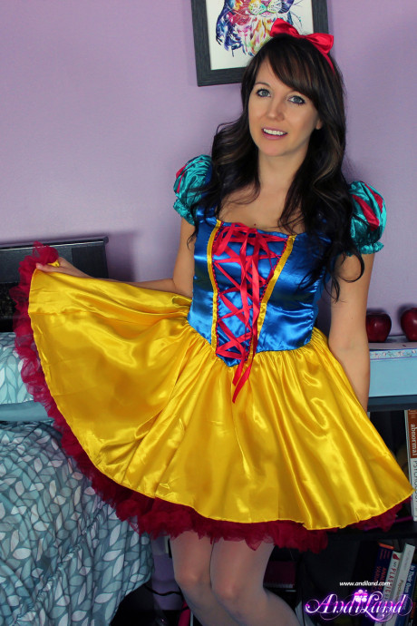 Brunette amateur Andi Land exposes herself while wearing a Snow White outfit - #1145359