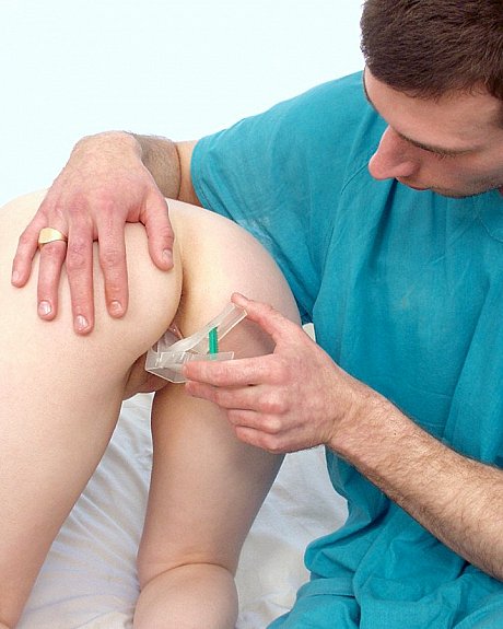 Little young gives a doctor a oral sex in a 69 after getting her twat checked - Image 8 of 20  in Pussy category  