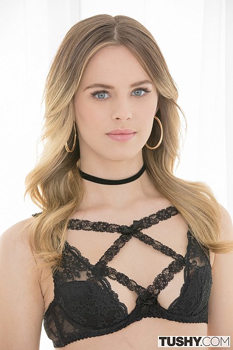 Hot teens Jillian Janson & Jaye Summers get both holes stuffed in a gangbang - Image 1 of 20  in Teen category   featuring Manuel Ferrara, Jillian Janson, Jaye Summers 