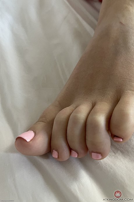 Amateur young Maria Kazi wakes up and teases with her hot legs and snatch - Image 3 of 21  in Pussy category   featuring Maria Kazi 