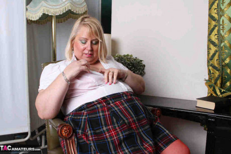 Obese yellow-haired Lexie Cummings doffs a tartan skirt before playing with her cunt - #796584