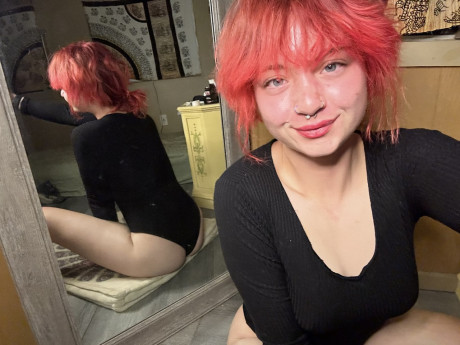 OnlyFans skank redhead Abby exposing her massive booty in the mirror - #1463971