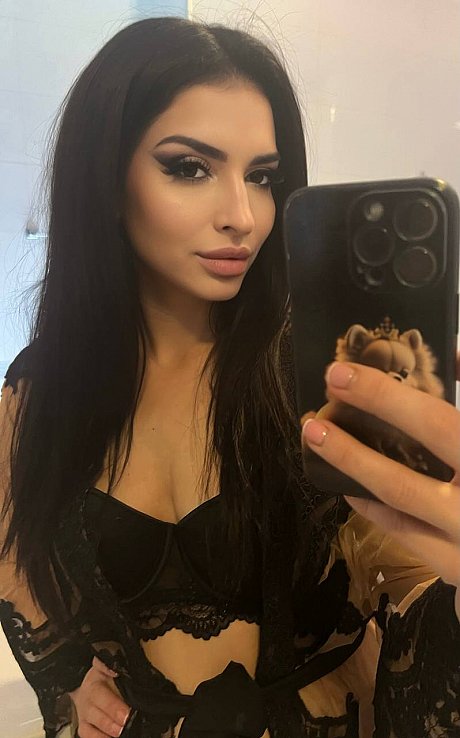 OnlyFans Caroline Deam featuring Caroline Deam Porn Pictures - Image 13 of 20  in Model category   featuring Caroline Deam 