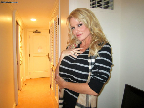 Fine blondie MILF Kelly Madison shows her juggs and swallows massive rod like a pro - #305322