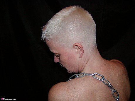 Cougar blonde Tiffany Pearl sticks a glass dildo in her massive butt - Image 9 of 16  in Close Up category   featuring Tiffany Pearl 