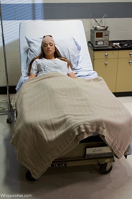 Kinky lesbian nurse Bailey Brooks resuscitates a patient with a twat licking - Image 4 of 20  in Lesbian category   featuring Nika Noire, Bailey Brooks 