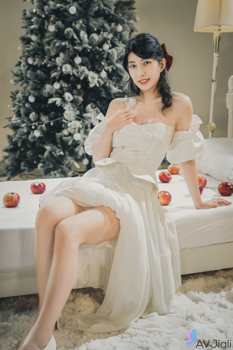Pretty asian babe Jiaxin loves some doggystyle sex in a dramatic cosplay scene - #1366983