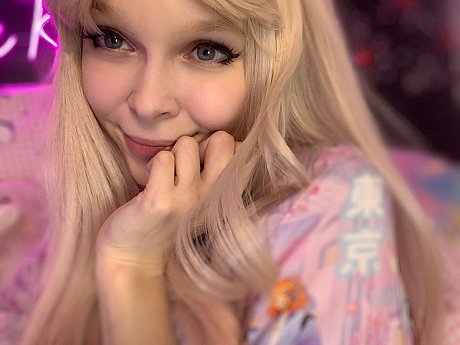 Cute OnlyFans babe Little Kitty shed her shirt and shows off her tiny boobs - Image 13 of 15  in Close Up category  