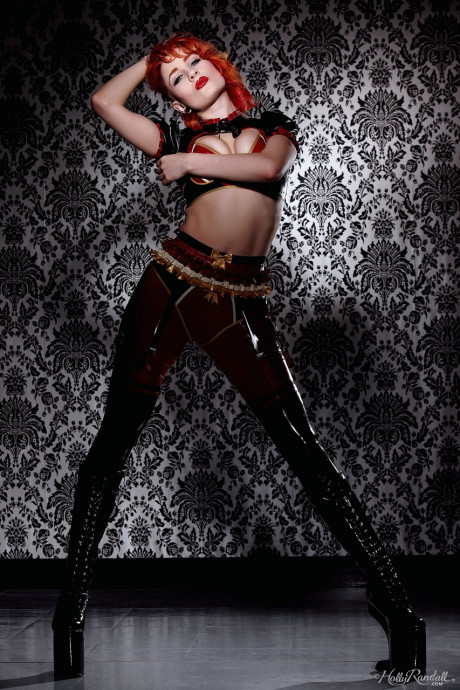 Ginger Head sweety Ulorin Vex shows her tiny titties and poses in leather high heels - #1408147