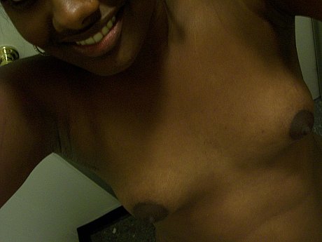 Ebony young Paris takes selfies while showing her gigantic ass & puffy nipples - Image 18 of 20  in Babe category  