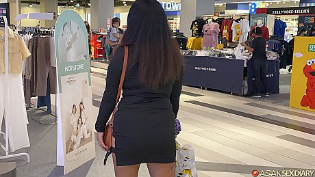 Chubby chinese babe Oam F shows off her great ass and her shaved twat - Image 3 of 21  in Legs category   featuring Oam F
