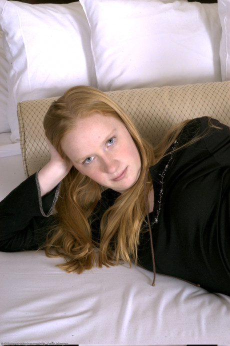 Redheaded teenie amateur Sandy reveals her body and toys her fuck hole in boots - #1318919