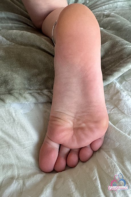 ATK Girlfriends undressed XXX - Image 18 of 21  in Big Clit category   featuring Dez Hansen 