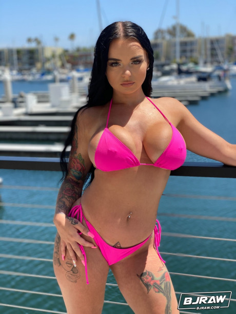 Curvaceous stunner Payton Preslee flaunting her monstrous breasts in a pink bikini - #15802