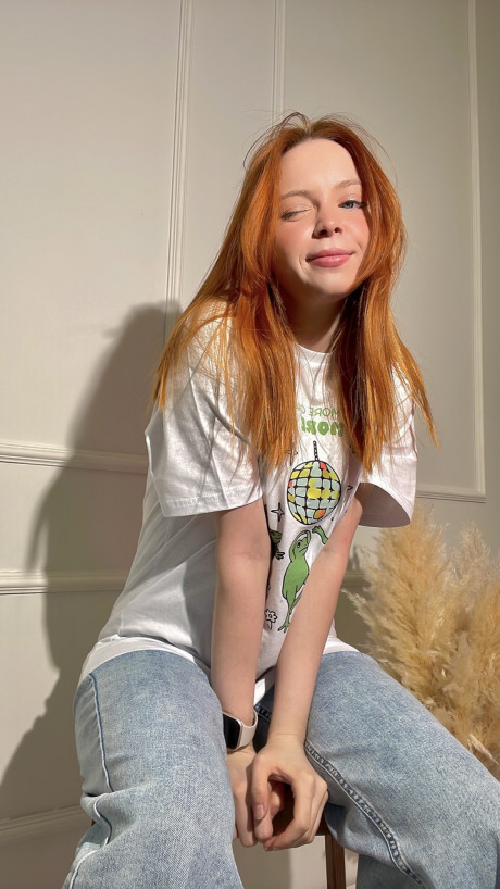 OnlyFans hottie Olash Peachy teases with her natural titties & large ass in a solo - #1443091