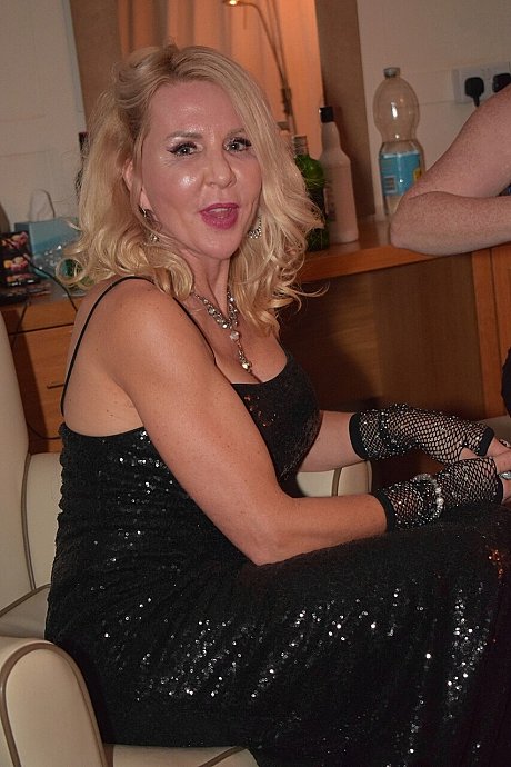 Older yellow-haired Emerald and a GF partake in kinky sex games