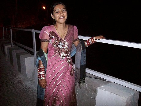 Indian lady gf woman models for naked nude shoot during her honeymoon - Image 6 of 10  in Outdoor category  