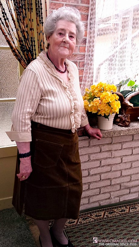 Short-haired old lady Pitschka undressing and showing her saggy melons - Image 5 of 20  in Amateur category   featuring Pitschka 