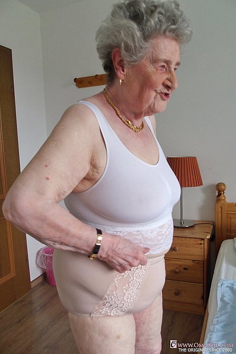Short-haired old lady Pitschka undressing and showing her saggy melons - Image 12 of 20  in Amateur category   featuring Pitschka 