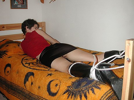 Nasty amateur Roxanne lets Logan Drake finger her tight anal love hole - Image 1 of 20  in Close Up category   featuring Logan Drake, Roxanne 