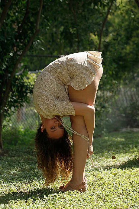 Beautiful curly haired amateur Carrie Barber shows her enormous behind in panties - Image 2 of 12  in Outdoor category   featuring Carrie Barber 