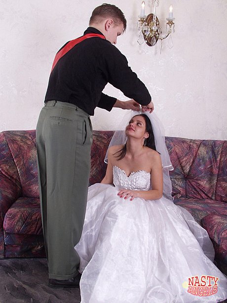 Lusty bride Lidia gets orally pleased and dicked by her best man man guy - Image 1 of 20  in Close Up category   featuring Pavel, Lidia 