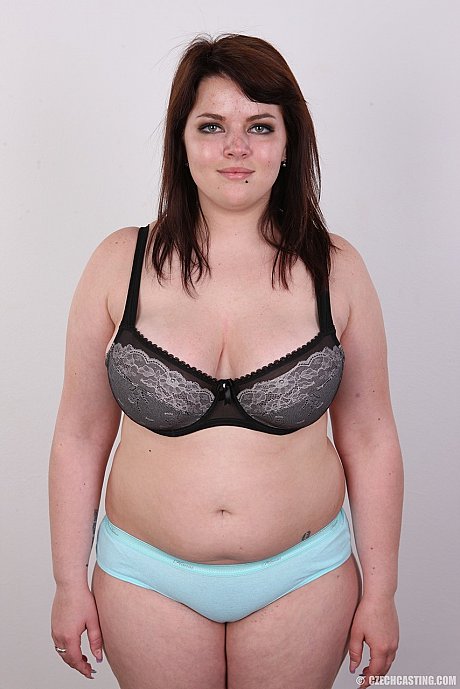 Amateur fatty Katherina stands nude before sitting to show her snatch - Gallery #22023