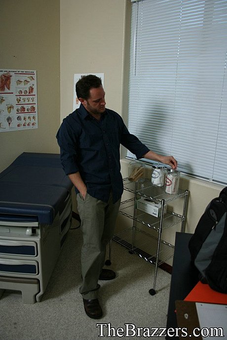 Attractive doctor Sunny Lane in uniform strips for hot fucking - Image 2 of 16  in Cumshot category   featuring Sunny Lane 