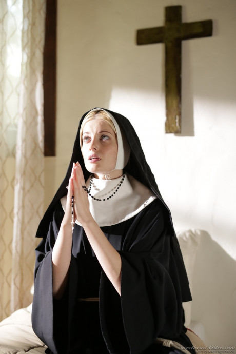 Fresh teen nun goes bare-breasted and sticks hr tongue out to a priest to atone her sins - #810007