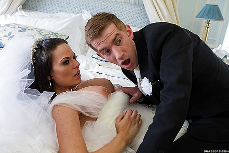 European MILF Simony Diamond giving huge schlong oral sex in wedding dress - Gallery #12076