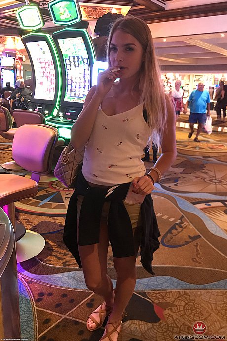 Slender blondy babe Hannah Hawthorne giving arousing views of her thick twat - Image 19 of 20  in Pussy category   featuring Hannah Hawthorne