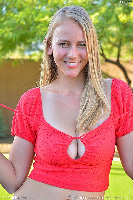 Natural blonde Jasmine masturbates with a sex toy in a backyard - Image 3 of 15  in Pussy category   featuring Jasmine Daze 