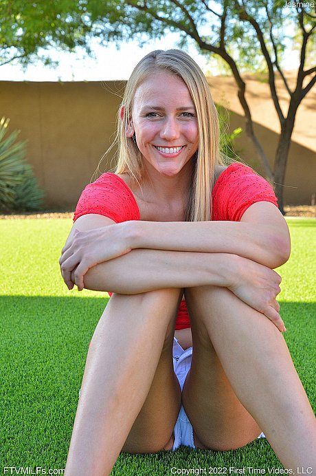 Natural blonde Jasmine masturbates with a sex toy in a backyard - Image 6 of 15  in Pussy category   featuring Jasmine Daze 