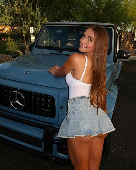 OnlyFans Skylarmaexo performed by Skylarmaexo undressed Images - Image 9 of 12  in Outdoor category   featuring Skylarmaexo 