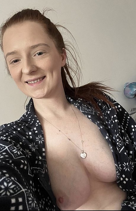 OnlyFans ginger Shannen undressed Porn Pics - Image 3 of 10  in Babe category  