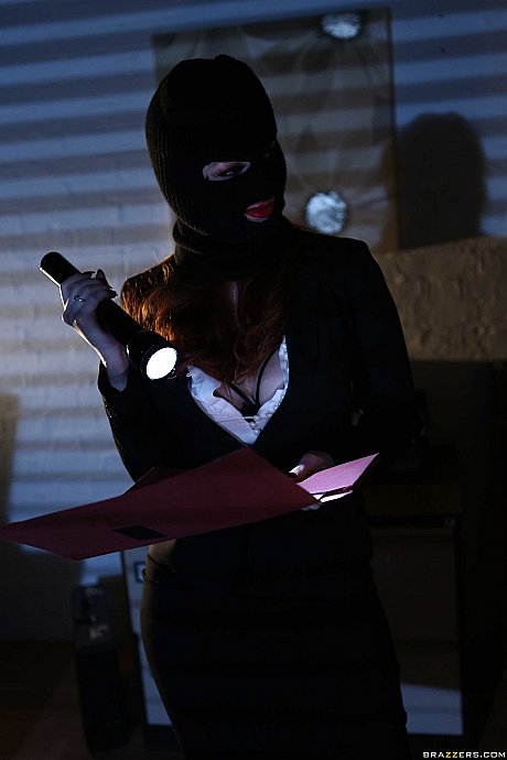 Masked female thief with large titties Zara DuRose gets caught and nailed - Image 2 of 21  in Ass category   featuring Danny D, Zara Durose 