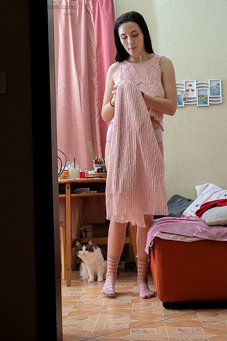 Tall brunette Elza flashing her tight behind & her enormous areolas while dressiing - Image 16 of 20  in Babe category   featuring Elza 