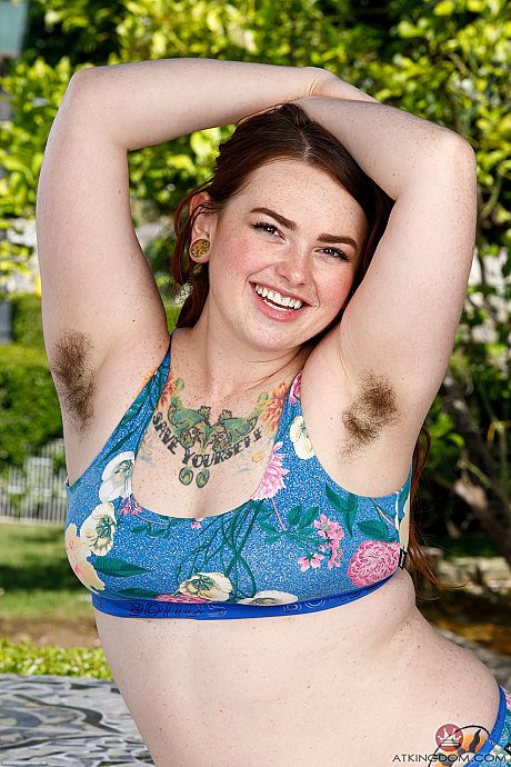 Fat amateur Sara Diamante flaunts her silky armpits and twat before peeing - Image 2 of 20  in Big Clit category   featuring Adora Bell 