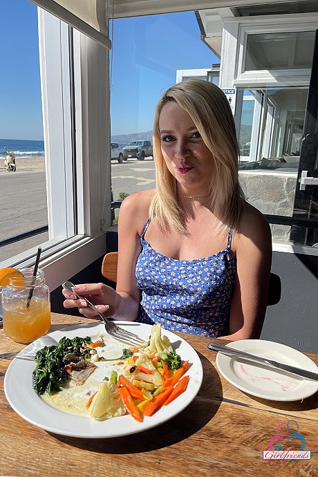 Charming amateur Madison Summers spreads her tasty pussy up close on her bed - Image 5 of 21  in Big Clit category   featuring Madison Summers 