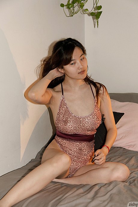 Fine amateur Barbie Qu peels off her undies to show her perfect undressed body - Image 3 of 12  in Babe category   featuring Barbie Qu 