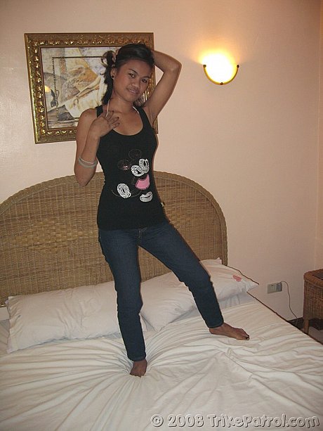 Adorable Filipina Kaye La Guardia strips and poses naked in a hotel room - Image 1 of 21  in Amateur category   featuring Kaye La Guardia 