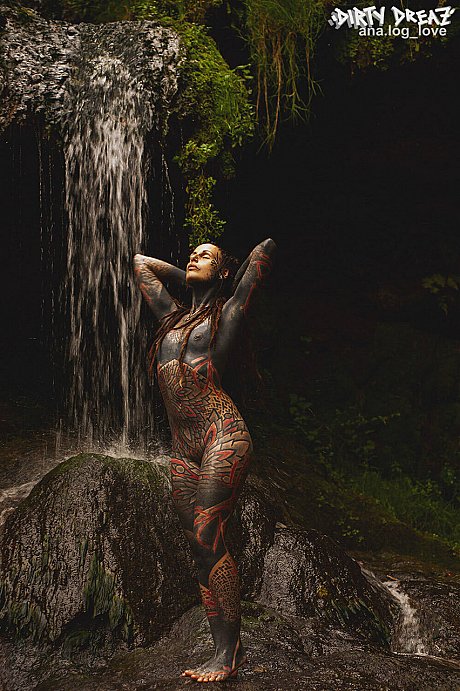 Heavily tattooed lesbians hold each other while totally nude on a bridge - Image 9 of 16  in Lesbian category   featuring Anuskatzz 