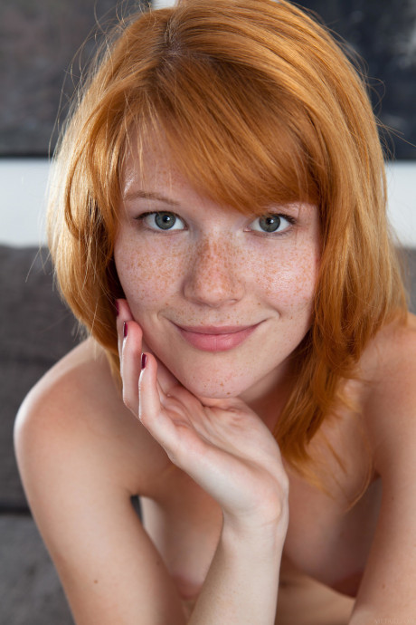 Czech teen Mia Sollis displays her fine freckled face & bald twat up close - #328920