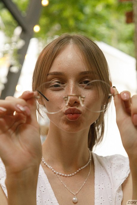 Zishy Ariel Gossimer - Image 8 of 13  in Outdoor category   featuring Ariel Gossimer 