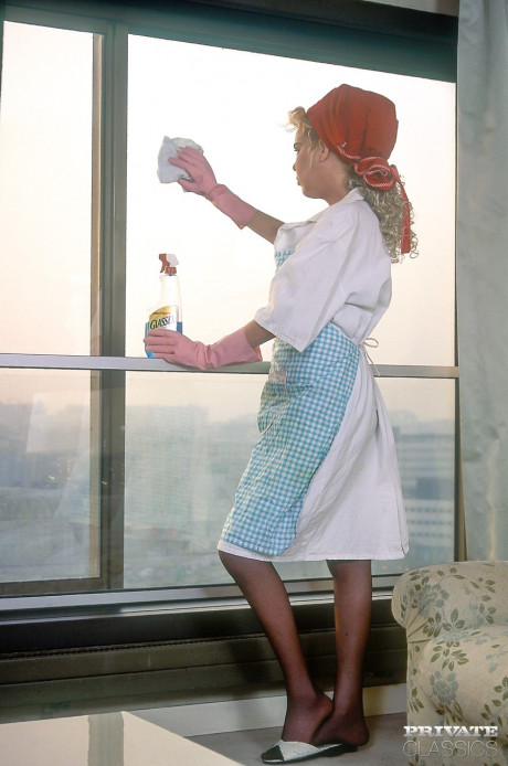Yellow-haired housewife gets gangbanged after cleaning windows in latex gloves - #144680