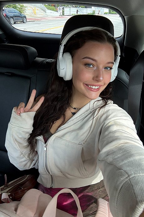 Ersties starring Kloe naked Images - Image 2 of 20  in Dildo category   featuring Kloe Love 