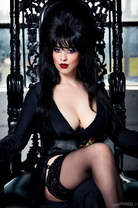 Dark fetish mistress Larkin Love treats you to her humongous boobies on Halloween - #844303