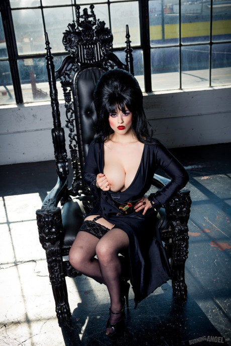 Dark fetish mistress Larkin Love treats you to her humongous boobies on Halloween - #844305